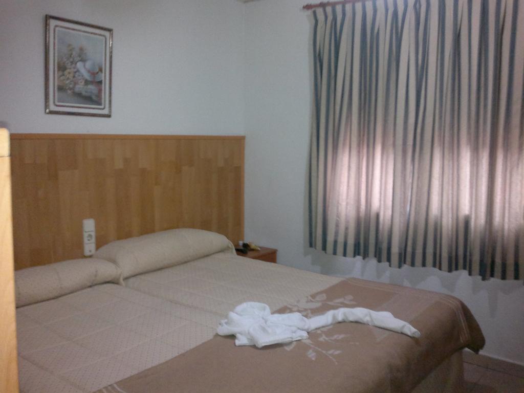 Hostal Mays Numancia de la Sagra Exterior foto